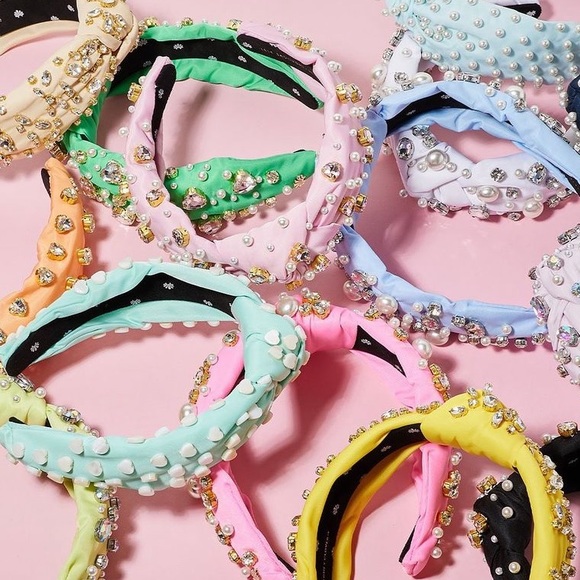 LELE SADOUGHI X STONEY CLOVER AVOCADO PEARL & CRYSTAL HEARTS KNOTTED HEA… main image 8